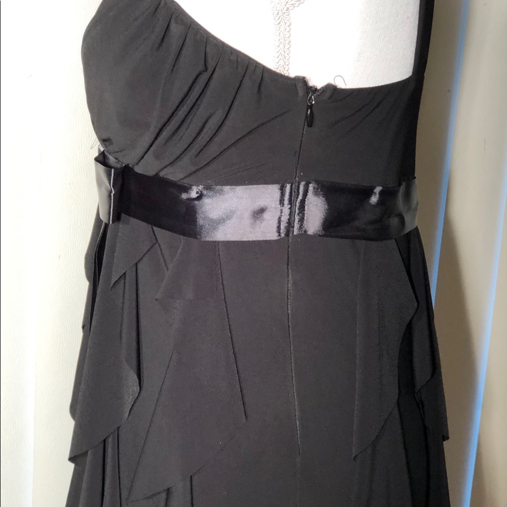 Gumbia > Gorgeous Strapless Ruffled Black Dress - Picture 5 of 7